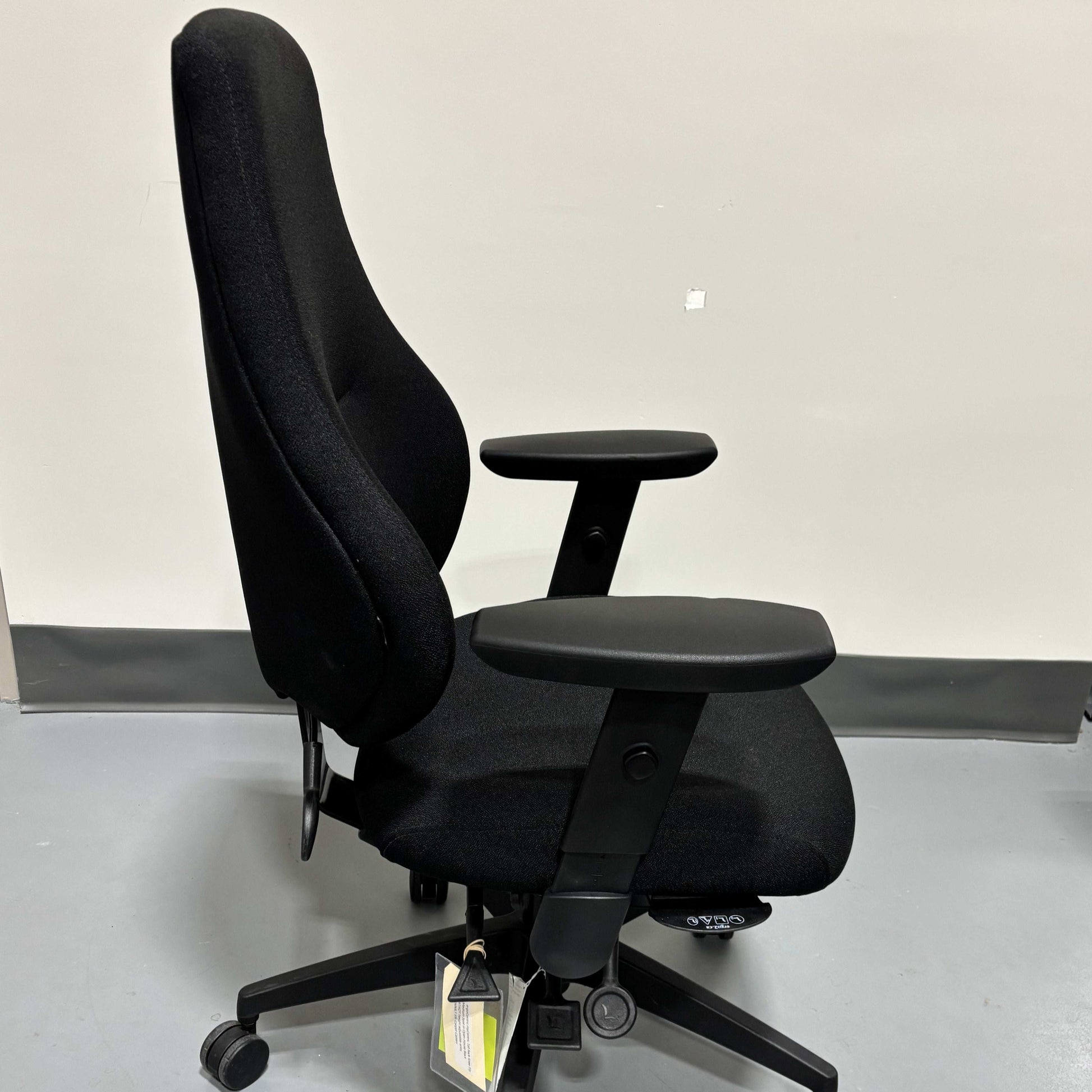 ergoCentric myCentric TB Black Frame - Chairlines