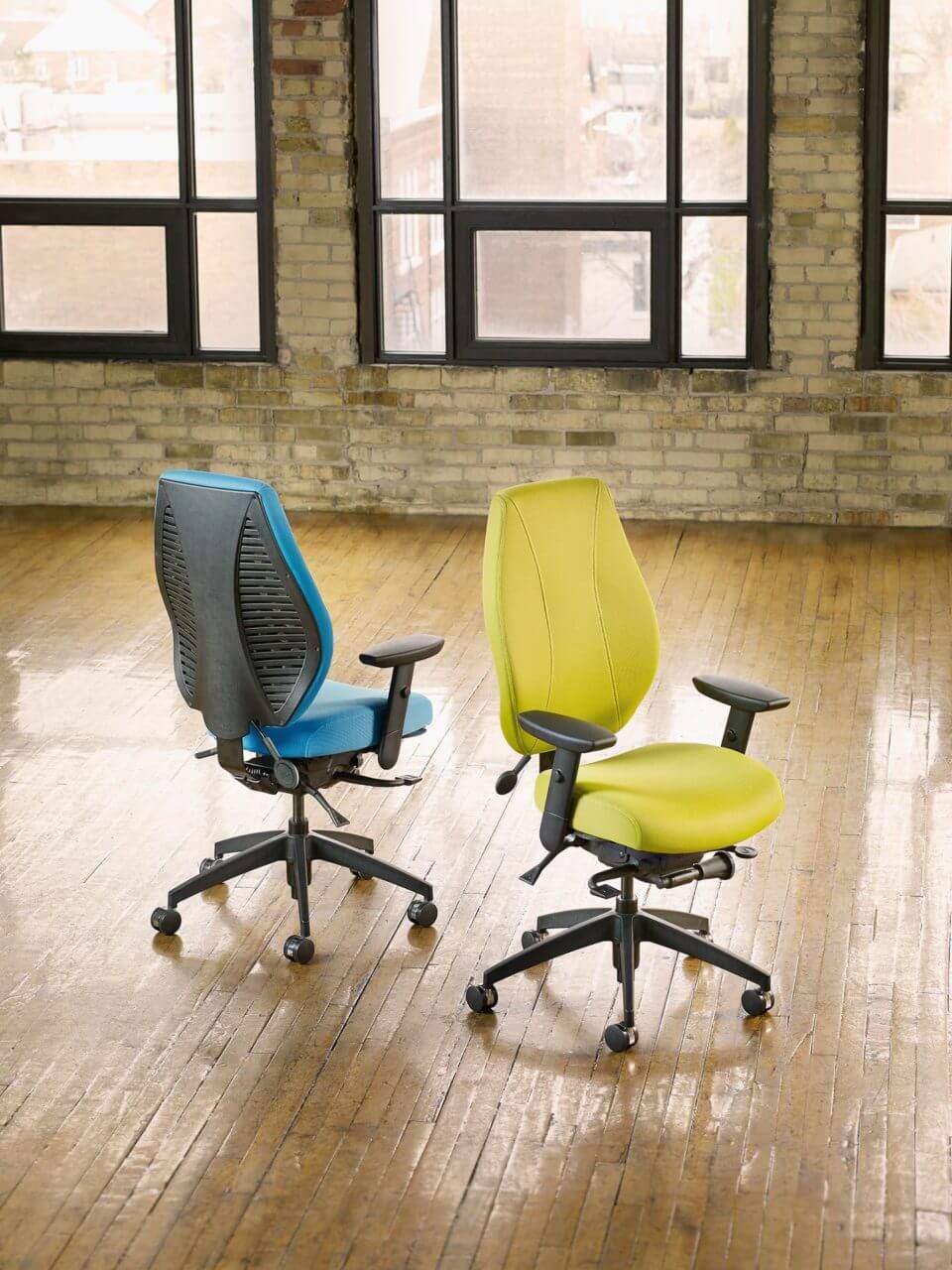 ergoCentric airCentric Black Frame - Chairlines